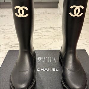 CHANEL Interlocking CC Logo Rubber Rain Boots 38